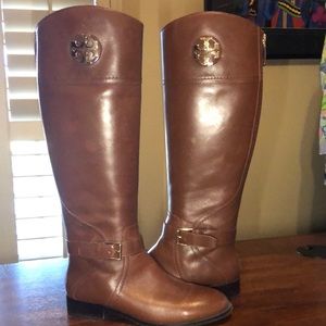 Flat, tall brown leather boots (ladies)